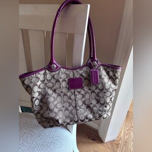 Coach Signature C Tote Shoulder Bag Tan with Berry Leather Trim